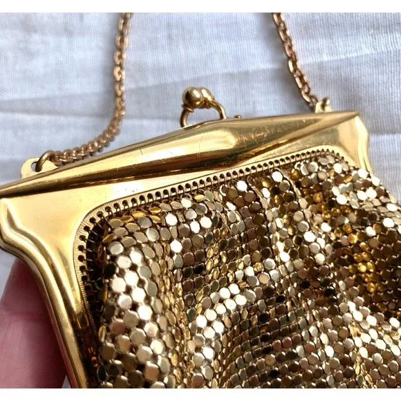Vintage Whiting & Davis Goldtone Metal Mesh Mini Evening Bag Clutch Wristlet - Picture 5 of 17